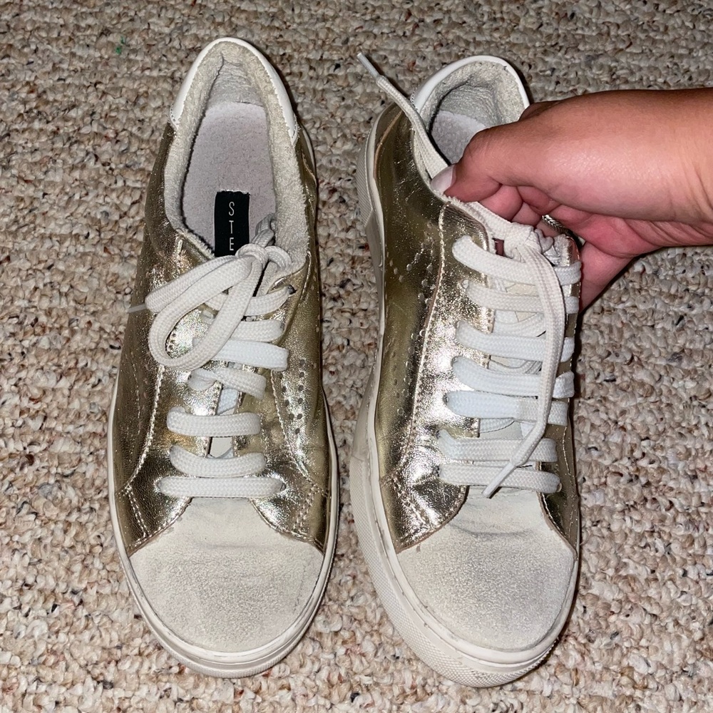 Steve Madden Havana Bianca Sneakers, gently used!